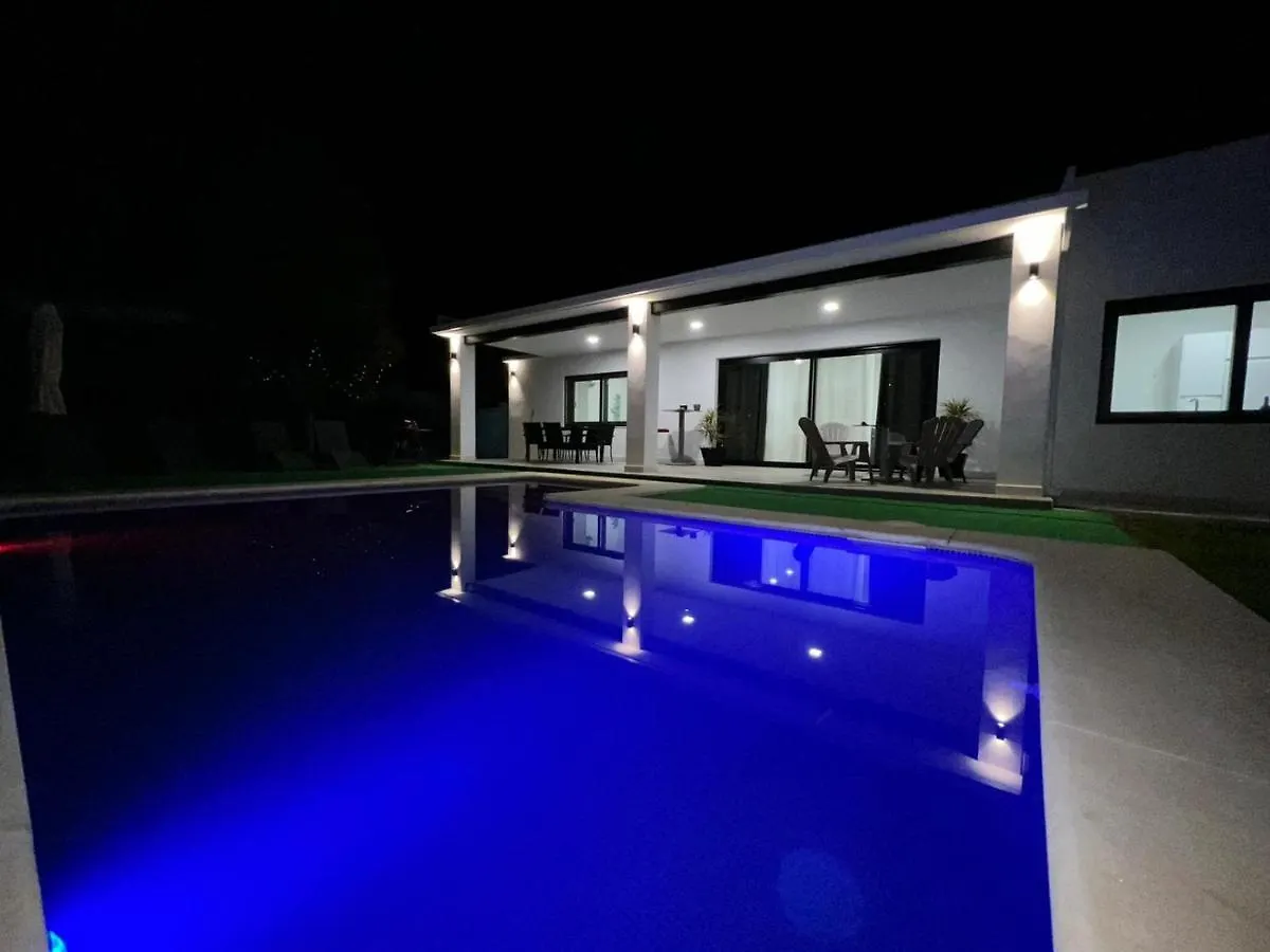 Ole Tu Andalucia Villa Sanlúcar la Mayor 0*,